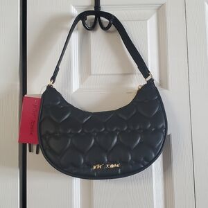 BETSEY JOHNSON NWT SHOULDER BAG. HEART PRINT QUILTED. MARTINI CHARM Black